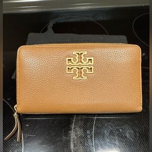 Tory Burch wallet